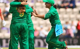 Pakistan end India's winning run