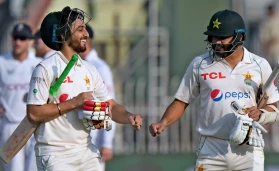 Pakistan edging out the draw in the second Test