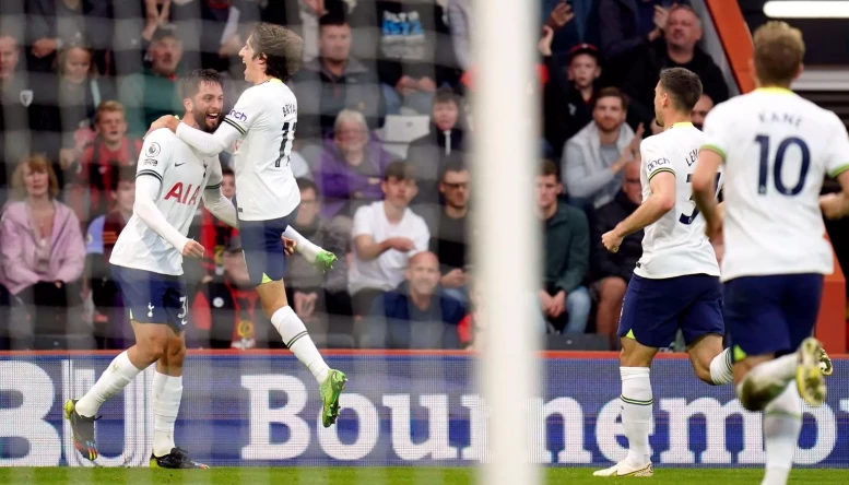 Tottenham qualified for the knockout stages of the Champions League as Group D winners after snatching a 2-1 victory in Marseille with the last kick of the game