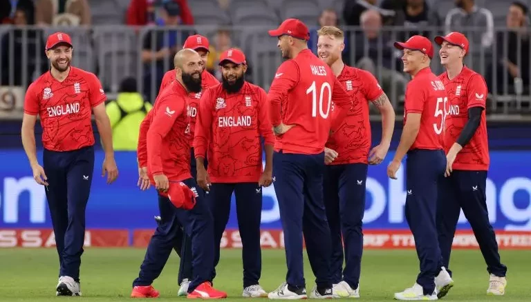 England Celebrate victory over New Zealand