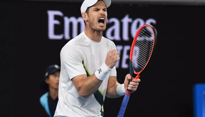 Andy Murray celebrates