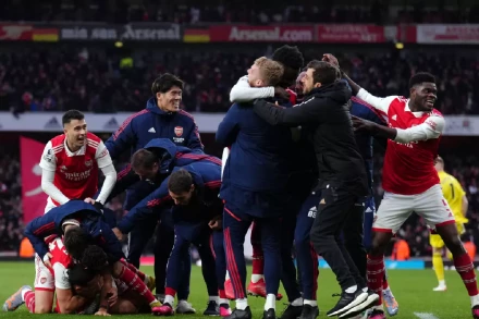 Arsenal celebrate against Bournemouth March 2023