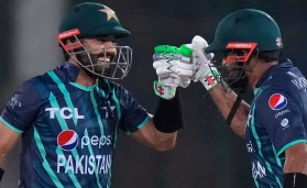 पाकिस्तान के सलामी बल्लेबाज इंग्लैंड के खिलाफ दूसरे टी20 में शानदार रहे