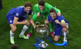 Azpilicueta, Arrizabalaga and Alonso after their Champions League final win in 2021