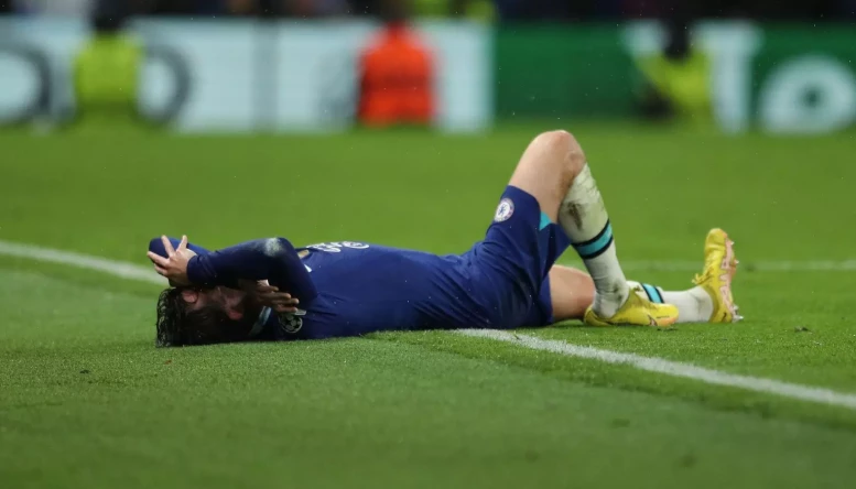 Chelsea boss Graham Potter has said it “doesn’t look positive” for Ben Chilwell after he hobbled off with a hamstring injury against Dinamo Zagreb