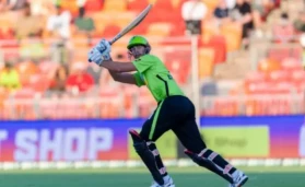 Sydney Thunder defeated Melbourne Stars by one wicket.