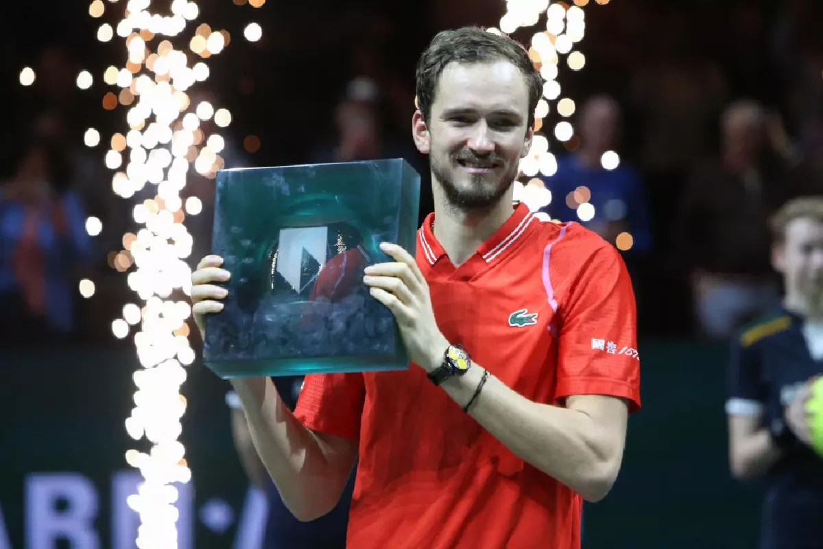 Jannik Sinner upsets Daniil Medvedev at the Erste Bank Open in