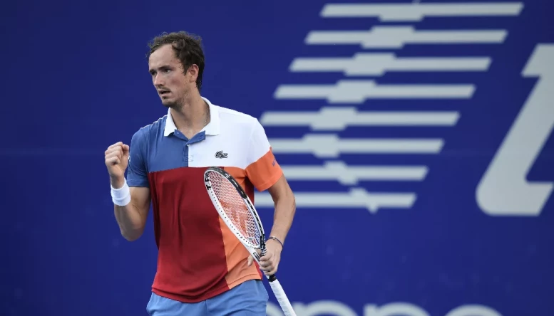 Daniil Medvedev set up a semifinal clash with Novak Djokovic