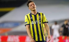 Mesut Ozil of Fenerbahce SK during the Super Lig match between Fenerbahce and BB Erzurumspor