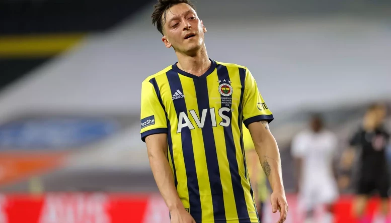 Mesut Ozil of Fenerbahce SK during the Super Lig match between Fenerbahce and BB Erzurumspor