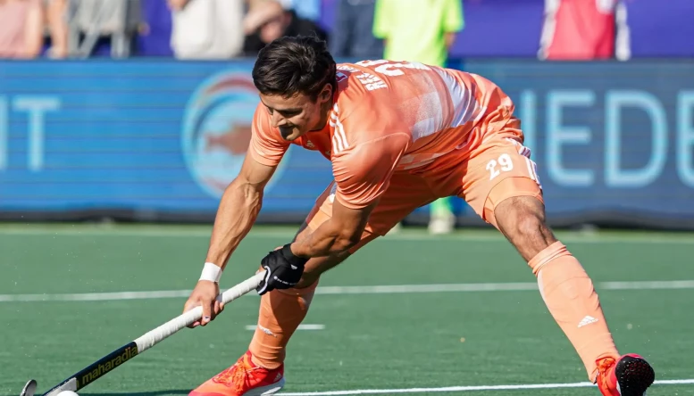 Tijmen Reyenga of the Netherlands during the FIH Pro League match between Netherlands and Argentina at the Sportcomplex De Kluis on June 2
