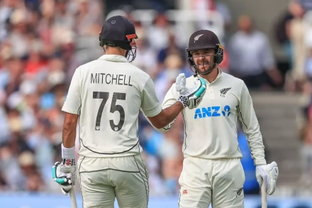 केन विलियमसन ने न्यूजीलैंड के बल्लेबाजी क्रम की नींव रखी