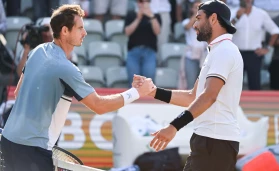 Stuttgart, Singles, Men, Final. Murray (Great Britain) - Berrettini (Italy). Matteo Berrettini (r) shakes hands with Andy Murray after his victory.