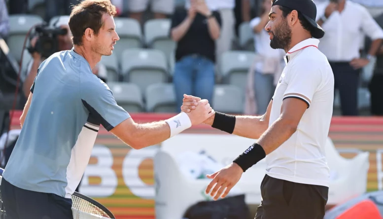 Stuttgart, Singles, Men, Final. Murray (Great Britain) - Berrettini (Italy). Matteo Berrettini (r) shakes hands with Andy Murray after his victory.