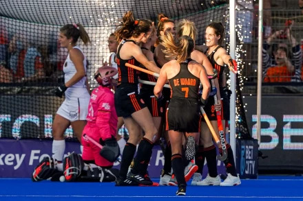Women's World Cup: Germany, Argentina and Netherlands clock up convincing  wins; Australia dig deep to beat Japan; Blacksticks draw with China on  return to world stage