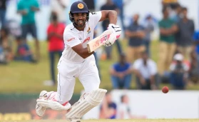 Dinesh Chandimal anchored the Sri Lankan innings