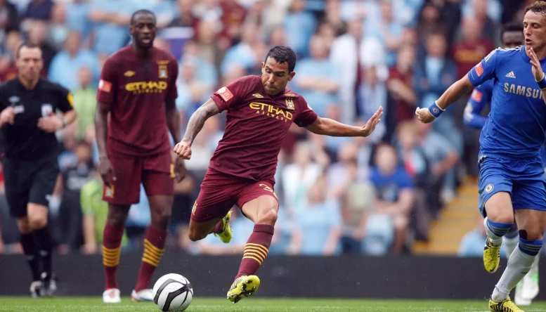 CARLOS TEVEZ SCORES CHELSEA V MANCHESTER CITY VILLA PARK BIRMINGHAM ENGLAND