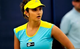 Sania Mirza crashes out of French open