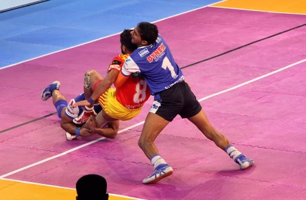 Vivo Pro Kabaddi: Tamil Thalaivas beat Patna Pirates 40-37