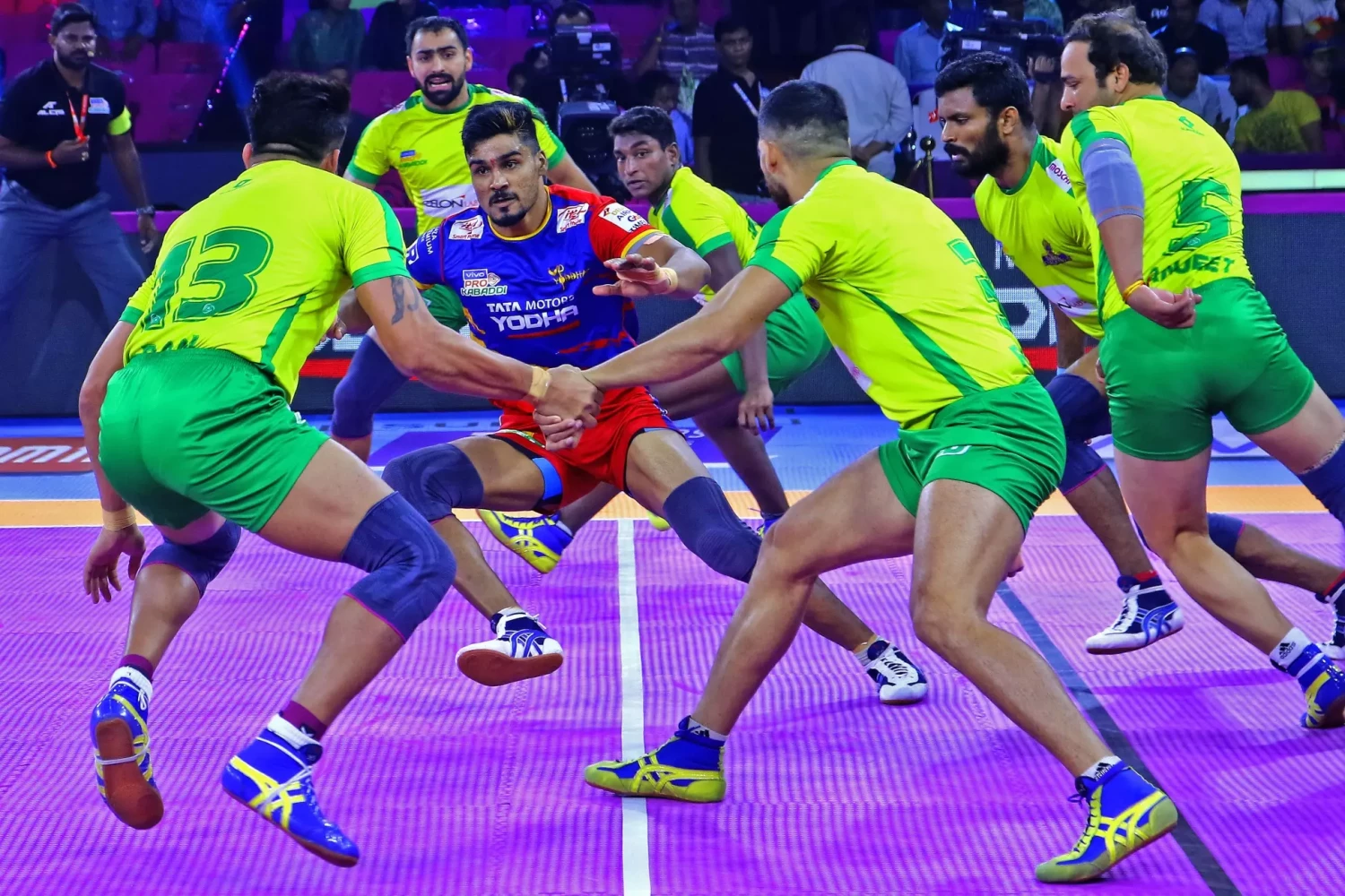 Bengaluru Bulls edge Patna Pirates in the last raid of a thriller