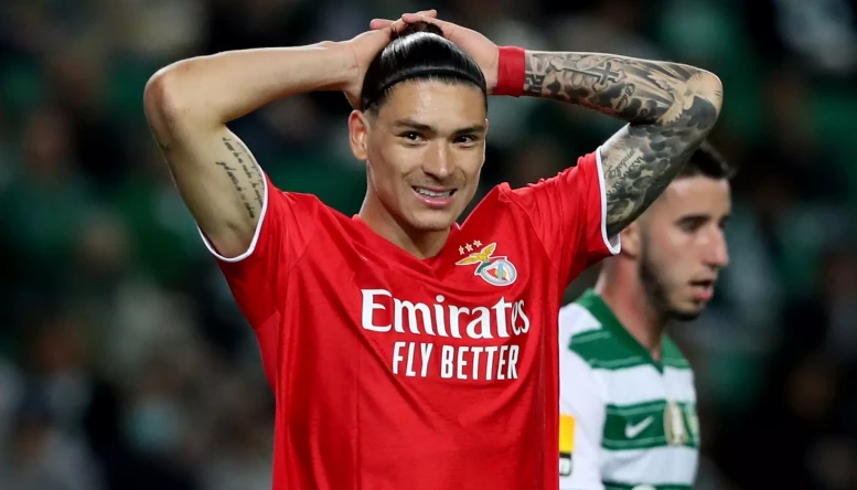 Darwin Nunez of SL Benfica reacts during the Portuguese League football match between Sporting CP and SL Benfica
