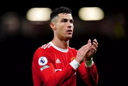 Cristiano Ronaldo rescues Manchester United