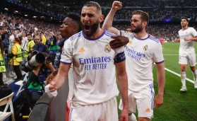 Karim Benzema of Real Madrid celebrates a goal during the UEFA Champions League Semi Final Leg Two match between Real Madrid and Manchester City