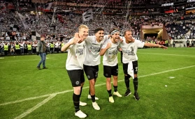 Players of Frankfurt celebrate after the UEFA Europa League semifinal second leg football match between Eintracht Frankfurt of Germany and West Ham United FC of England