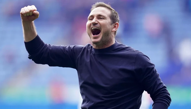 Everton manager Frank Lampard salutes the fans after the Premier League match at the King Power Stadium, Leicester