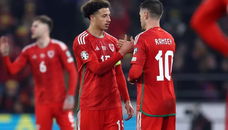 Ethan Ampadu with Aaron Ramsey.