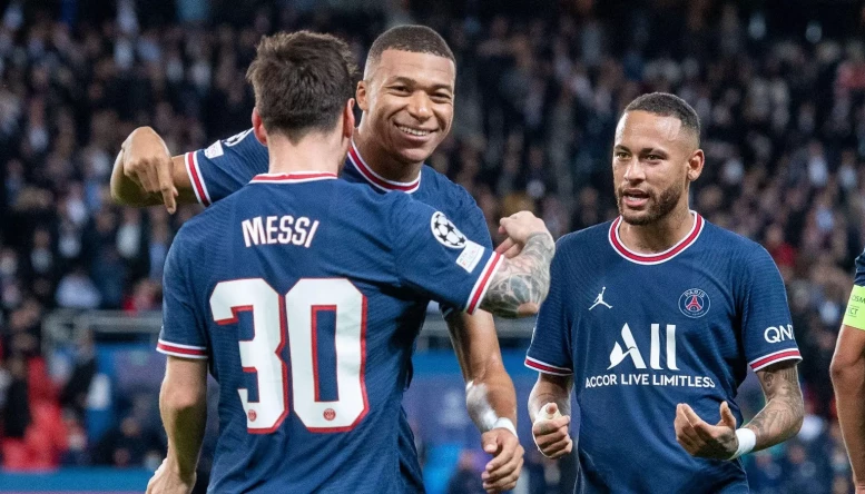 Golden boys from PSG : Two contenders for Golden Boot