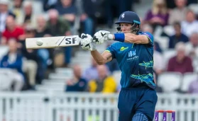 Joe Denly scoring 58 in 39 balls against Sussex