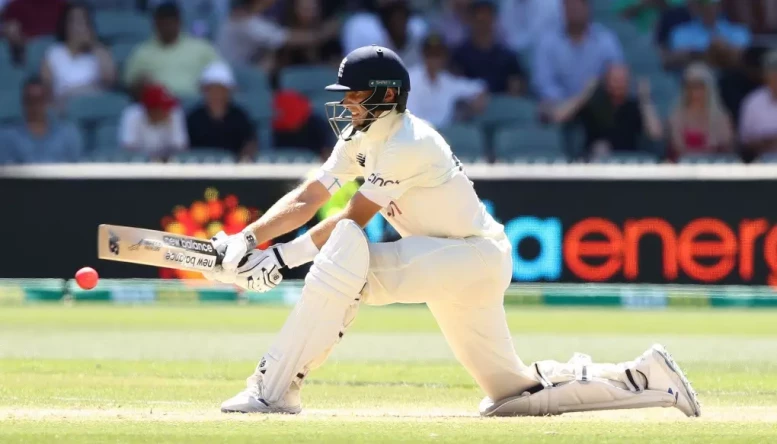 Joe Root played reverse sweep Six and stunned the bowler