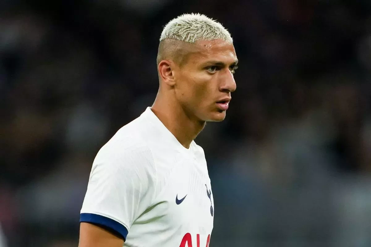 Spurs 'family' behind Richarlison, says skipper Son